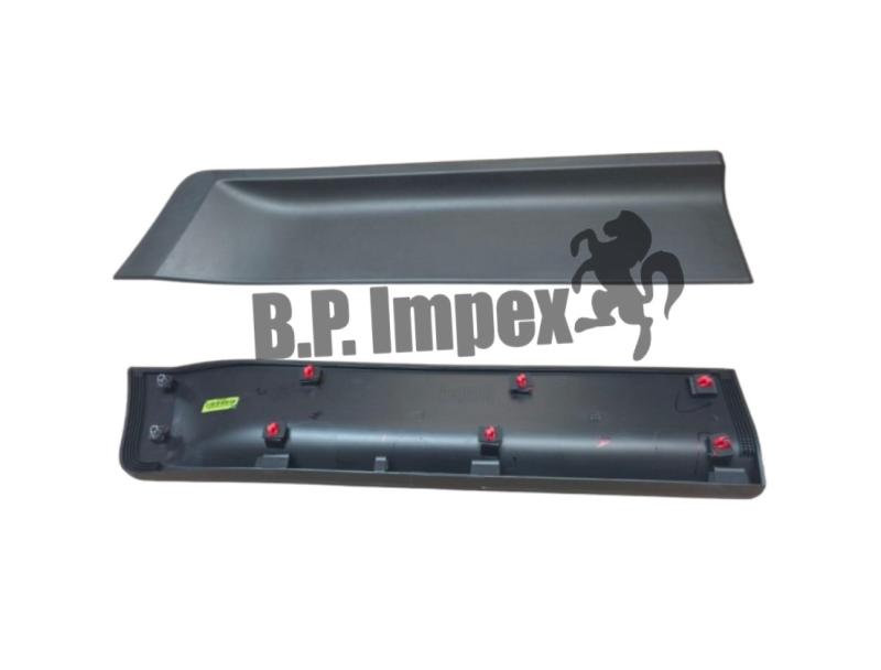 GARNISH ASSY-RR DR SIDE LH