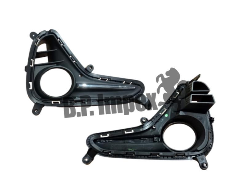 COVER - FR FOG LAMP LWR, RH