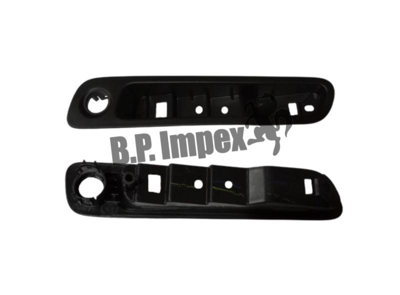 GARNISH, REFLECTOR LH (BLACK)