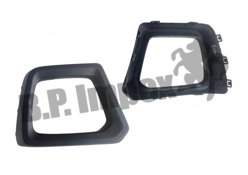 BEZEL HEAD LAMP RH (BLACK)