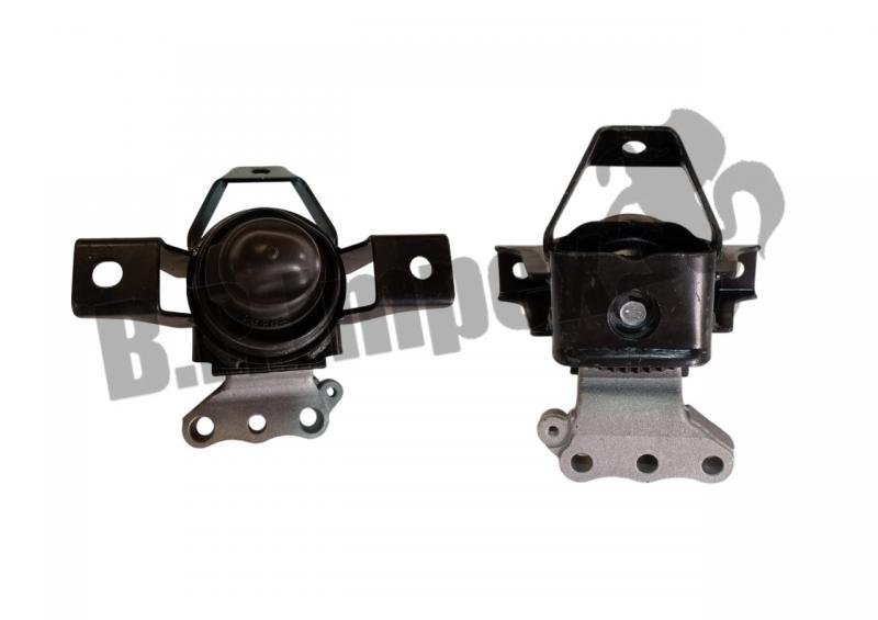 MOUNTING COMP ENGINE RH,11610M55RA0 11610M55RA1