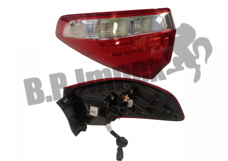 LAMP UNIT REAR COMB RH