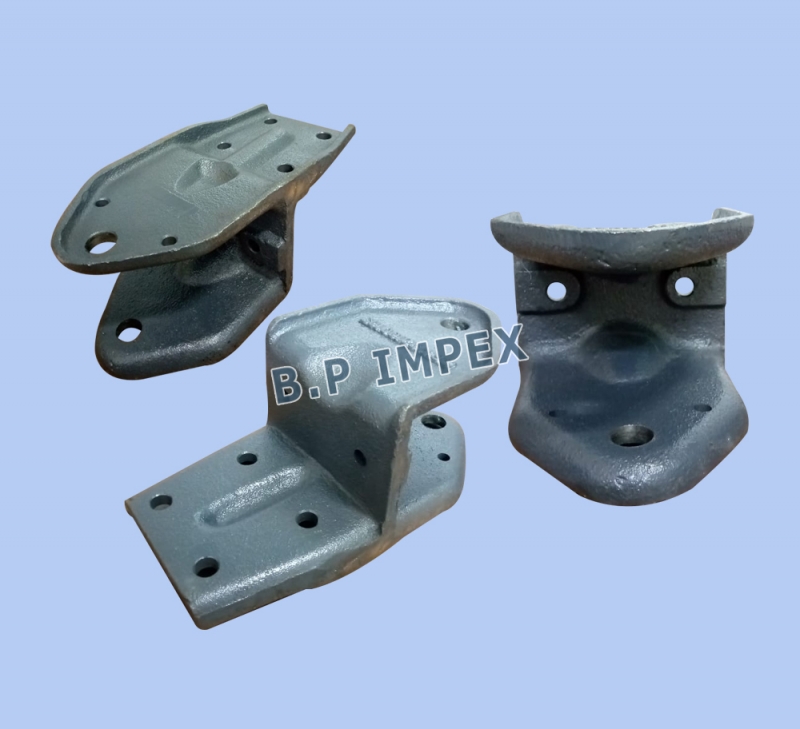 Front Spring Hanger Bracket,264132100103