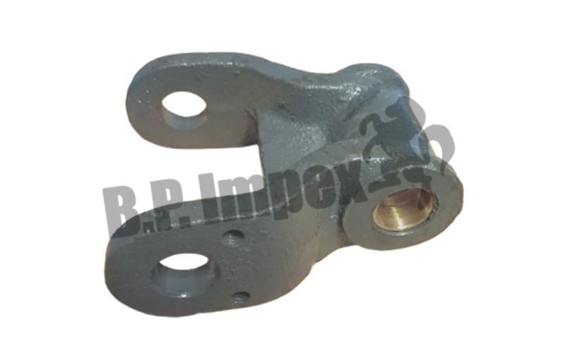 FRONT SPRING SHACKLE, 264032100105
