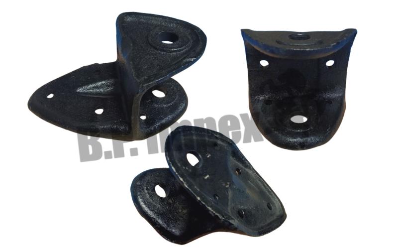 BRACKET SPRING FRONT,264032100101