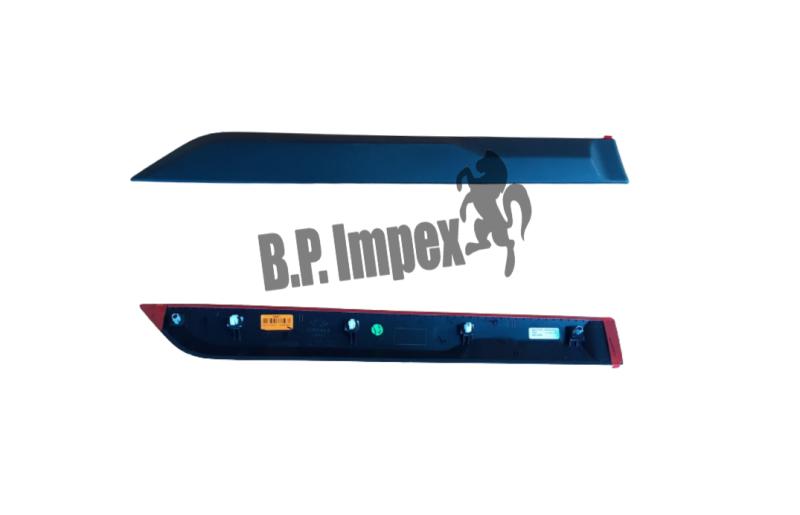MOULDING ASSEMBLY REAR DRIVE WITH LINE LH