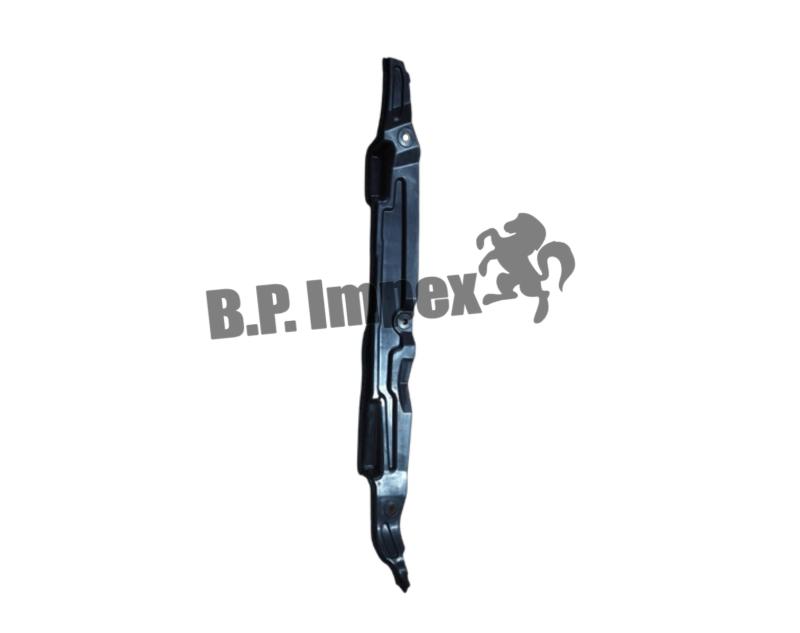 INSULATOR FENDER RH