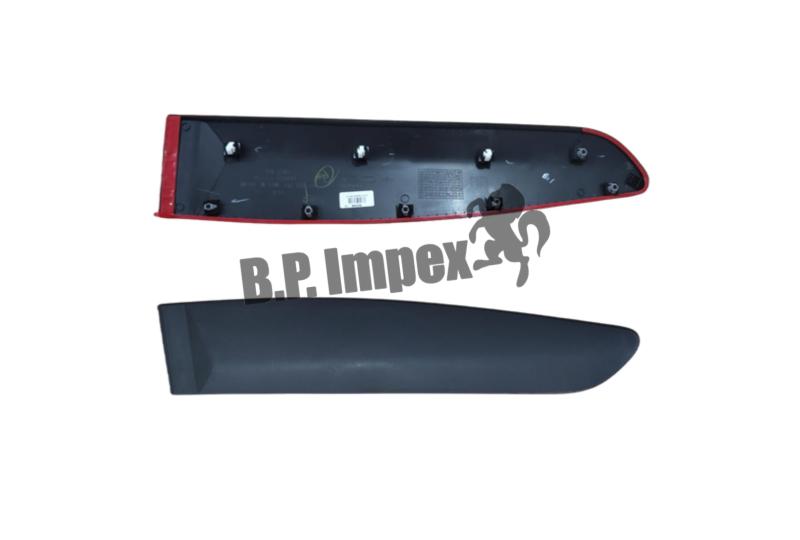 MOULDING ASSY RR DR W/LINE LH