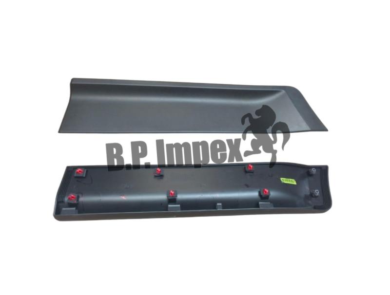 GARNISH ASSY-RR DR SIDE RH