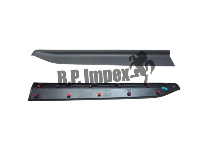 GARNISH ASSY-FR DR SIDE RH