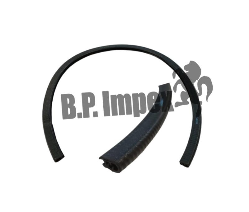 WEATHER STRIP ASSEMBLY