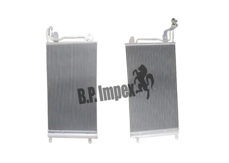 REFRIGERANT CONDENSER WITH DRYER