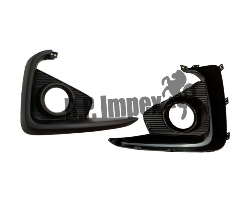 BEZEL, FRONT FOG LAMP LH (BLACK)