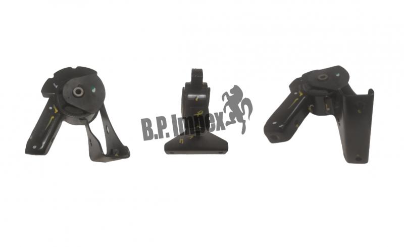 MOUNTING COMP ENGINE REAR AUTOMATIC