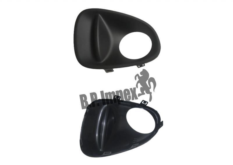 BEZEL, FRONT FOG LAMP RH (BLACK)