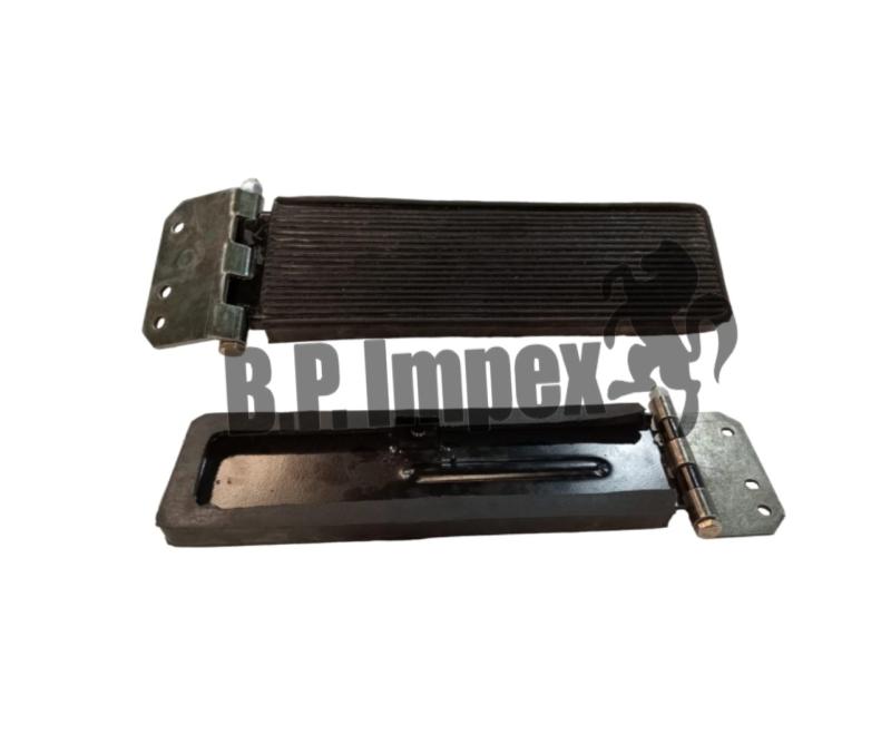 ACCELERATOR PEDAL WITH COVER